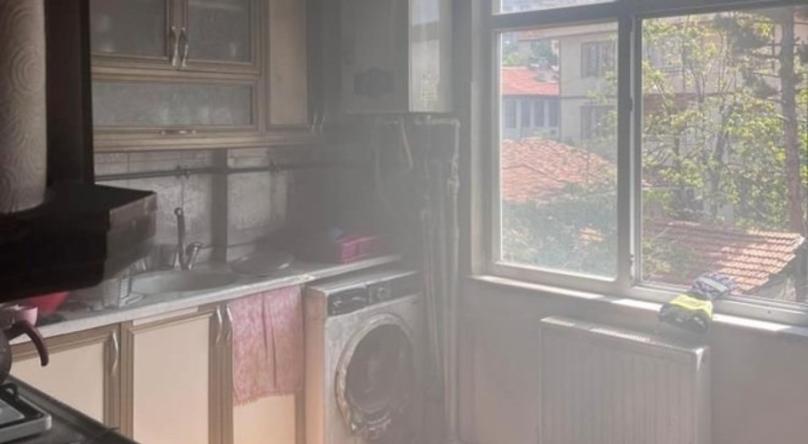 Mutfaktaki yangın evi yakıyordu