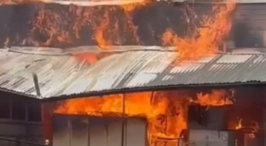 İş merkezinde korkutan yangın