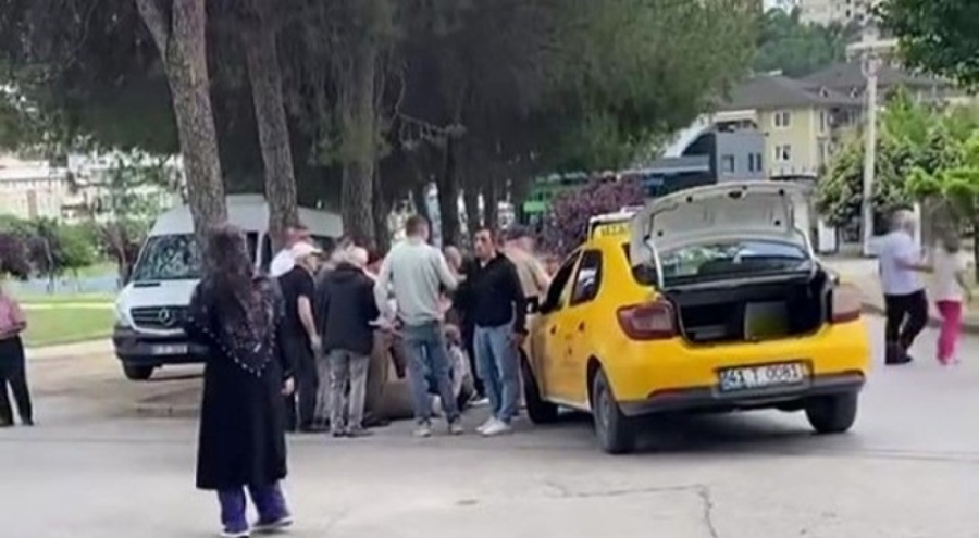 Taksi yayaya çarptı