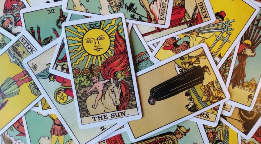 Tarot falı bakan medyuma 863 bin lira para cezası kesildi!