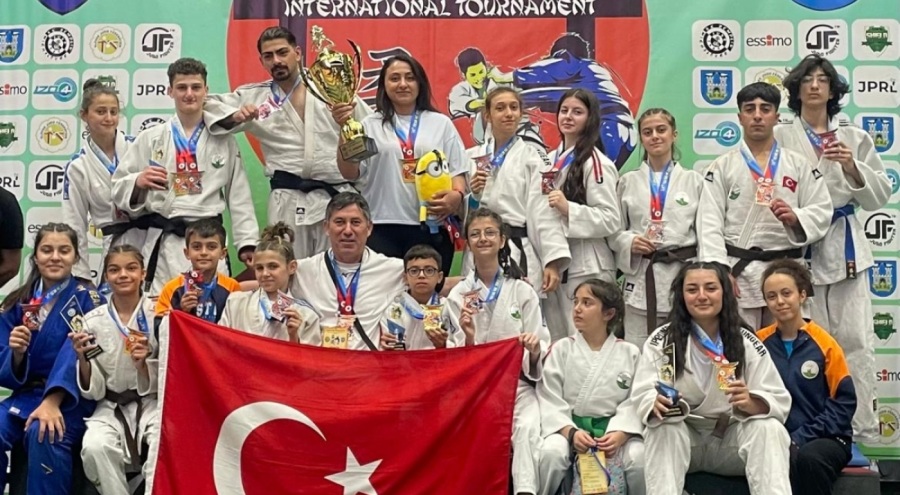 Osmangazi Belediye Spor Kulübü judocularından tarihi başarı