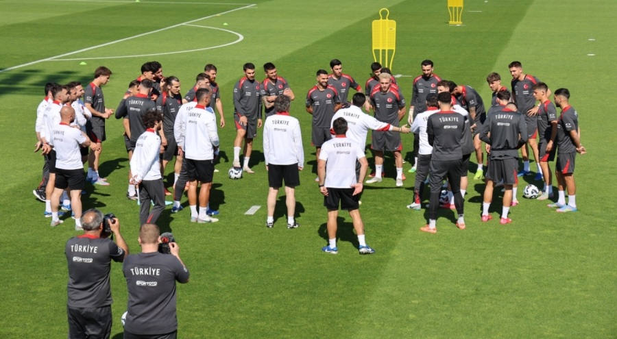 Millerde Hakan Çalhanoğlu, Uğurcan Çakır ve Mustafa Hekimoğlu, kadrodan çıkarıldı