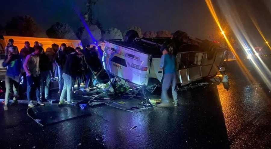 Hatay'da faciadan dönüldü: İşçi servisi takla attı! Çok sayıda yaralı var