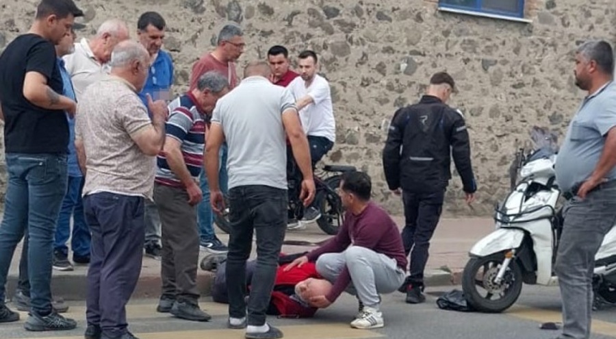 Motosikletli sürücü yayaya çarptı