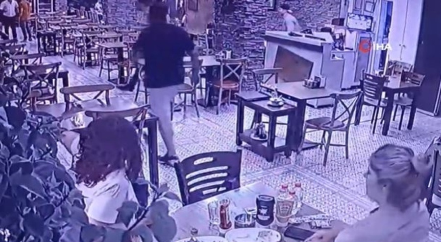 Deprem anı güvenlik kamerasında