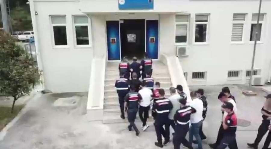 11 ayrı organize suç örgütüne yönelik operasyonlarda, 90 şüpheli yakalandı