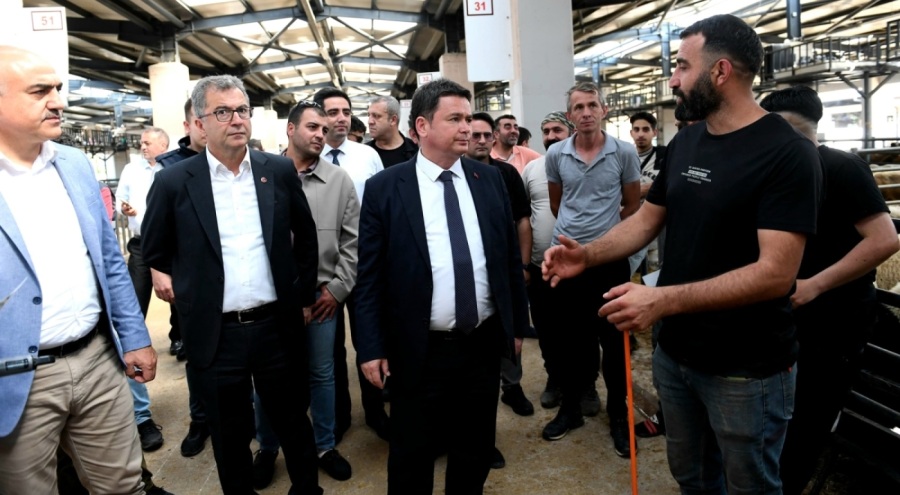 Osmangazi Belediye Başkanı Aydın kurban pazarını ziyaret etti