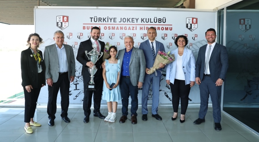 Nilüfer Belediye Başkanlığı Koşusu'nun galibi "Taşan" oldu