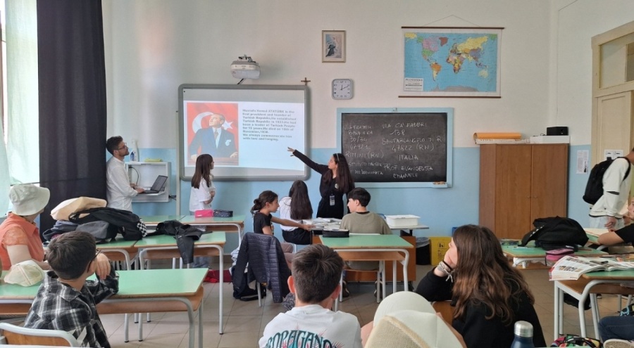 Öğrenci ve öğretmenler "Dünyamızın Kaderi Ellerimizde" projesinde bir araya geldi