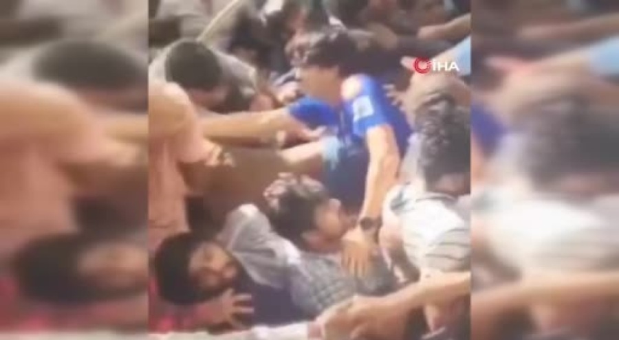Hindistan'da şampiyonluk kutlamasında izdiham: 11 ölü