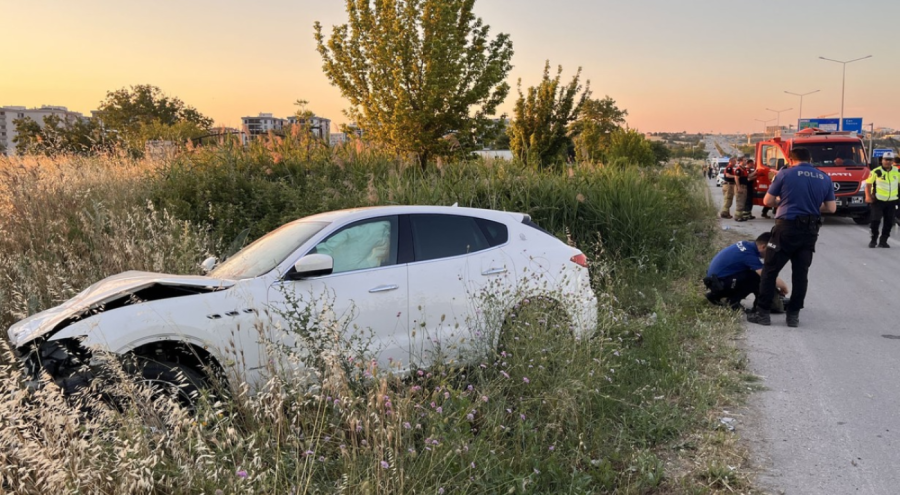 3 aracın karıştığı zincirleme trafik kazasında 1'i ağır 5 kişi yaralandı