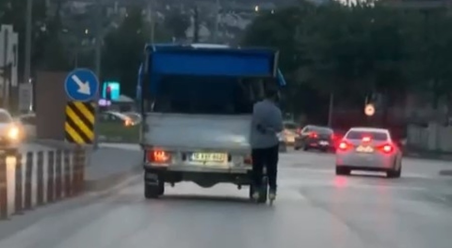 Bursa'da patenle tehlikeli yolculuk kamerada