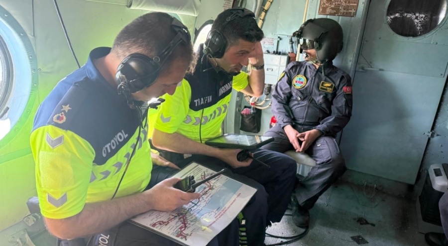 Bursa'da bayram tatili trafiğine jandarmadan helikopterle denetim