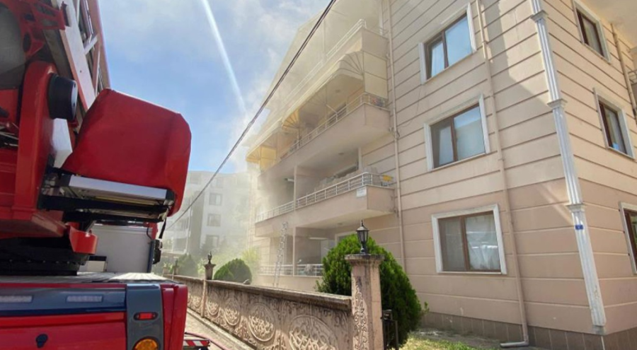 Apartmanda yangın paniği!