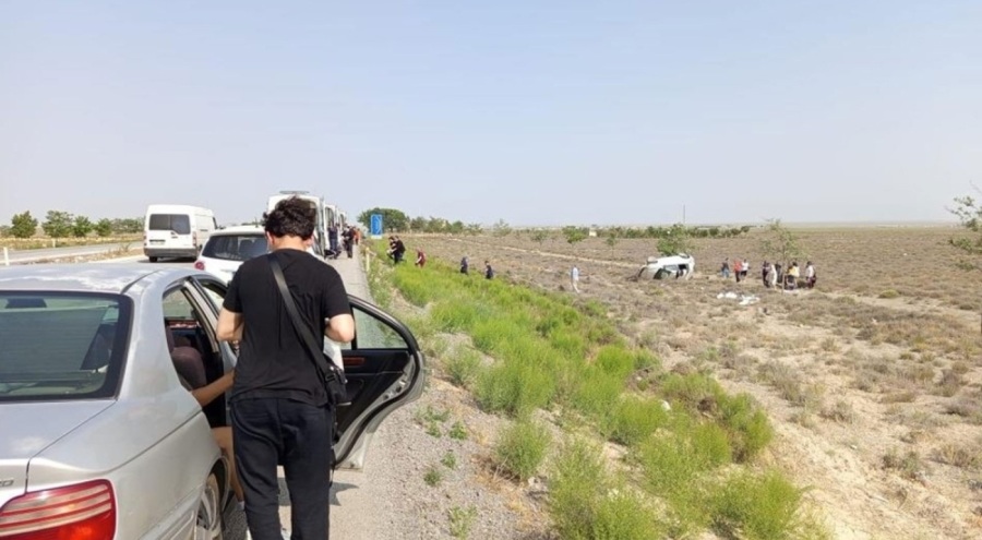 Kontrolden çıkan otomobil şarampole devrildi