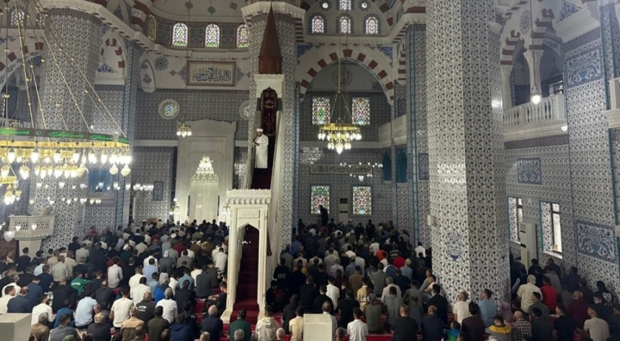 İlk bayram namazı Iğdır'da kılındı