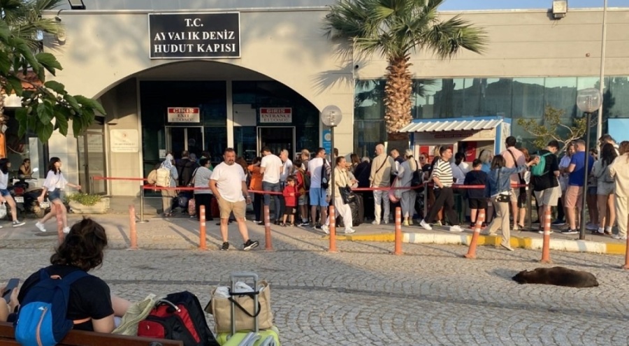 Bayramda Ayvalık'tan Midilli'ye akın ettiler!