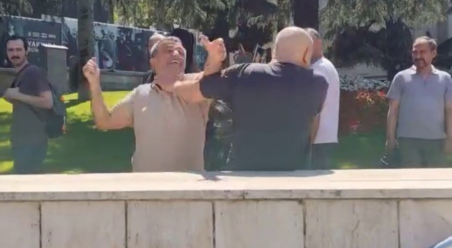 Bursa'da iki kişi arasındaki kavgada yumruklar konuştu!