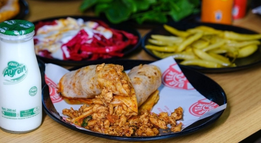 Ünlü tantunici at ve eşek eti yedirmiş!