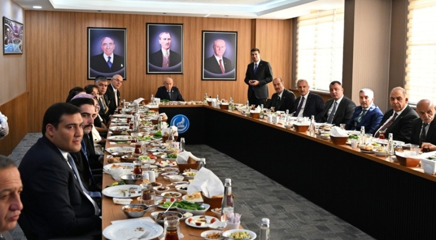 Bahçeli'den Ülkü Ocakları Eğitim ve Kültür Vakfına bayram ziyareti