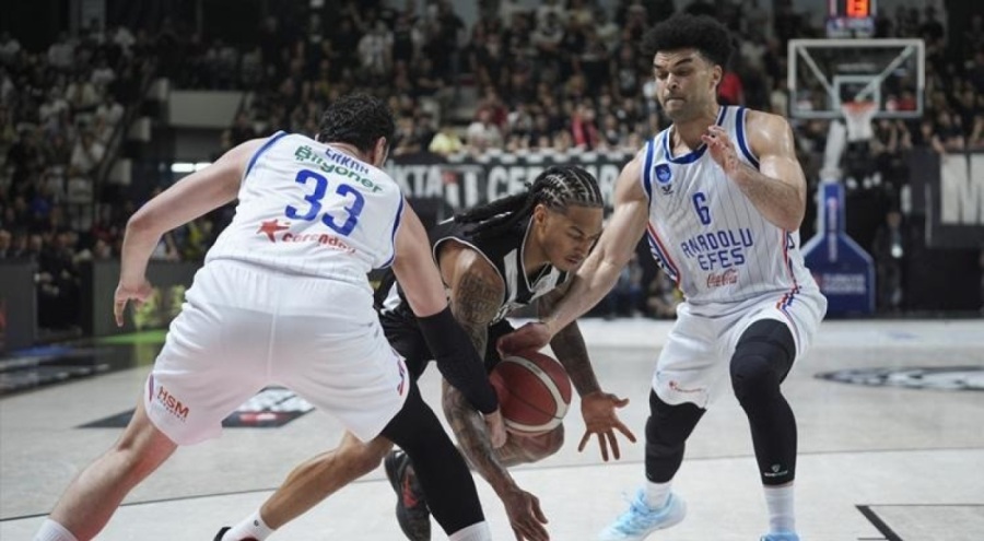 Anadolu Efes, Beşiktaş'ı deplasmanda devirdi!
