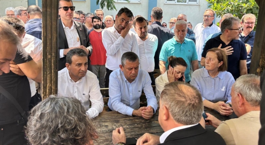 Başkan Bozbey, Özgür Özel ile birlikte Ferdi Zeyrek'in sağlık durumunu takip ediyor