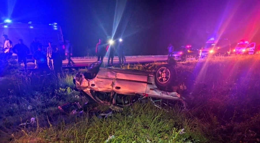 Şarampole devrilen otomobildeki 7 kişi yaralandı