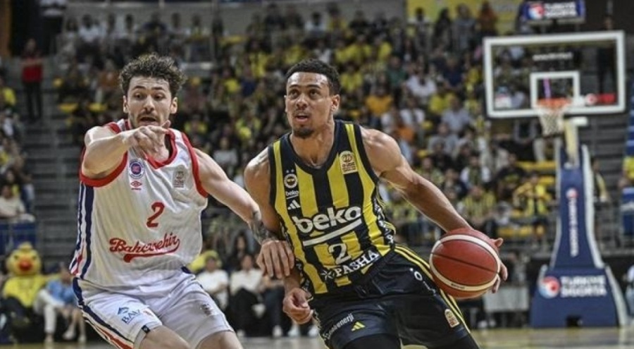 Fenerbahçe, seride 2-0 öne geçti