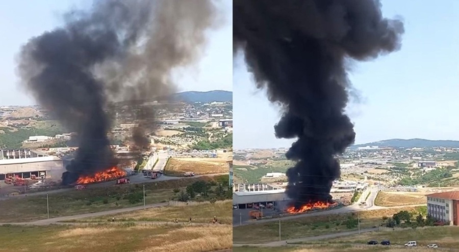 Çöp ayrıştırma tesisi bahçesinde yangın