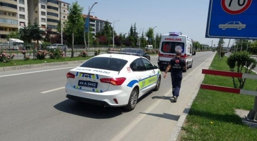 Eşiyle tartışan kadın araçtan atladı