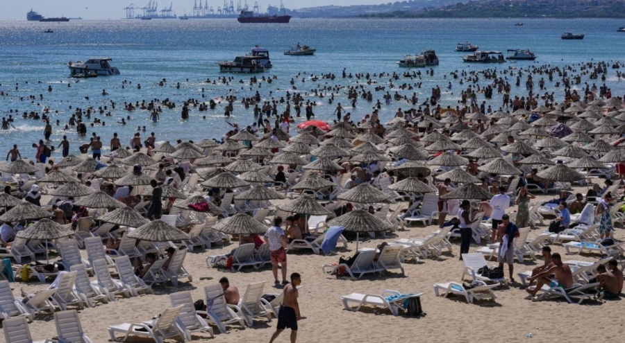 Saros Körfezi sahillerinde bayram yoğunluğu sürüyor