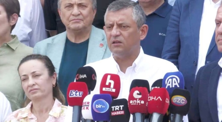 Özgür Özel'den Ferdi Zeyrek hakkında hastane önünde açıklama