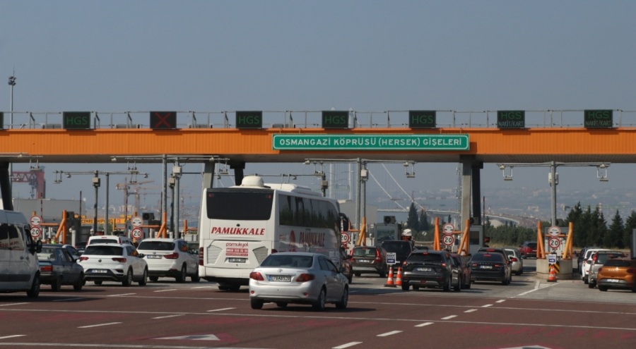 İstanbul-İzmir Otoyolu ile Osmangazi Köprüsü'nde dönüş haraketliliği başladı