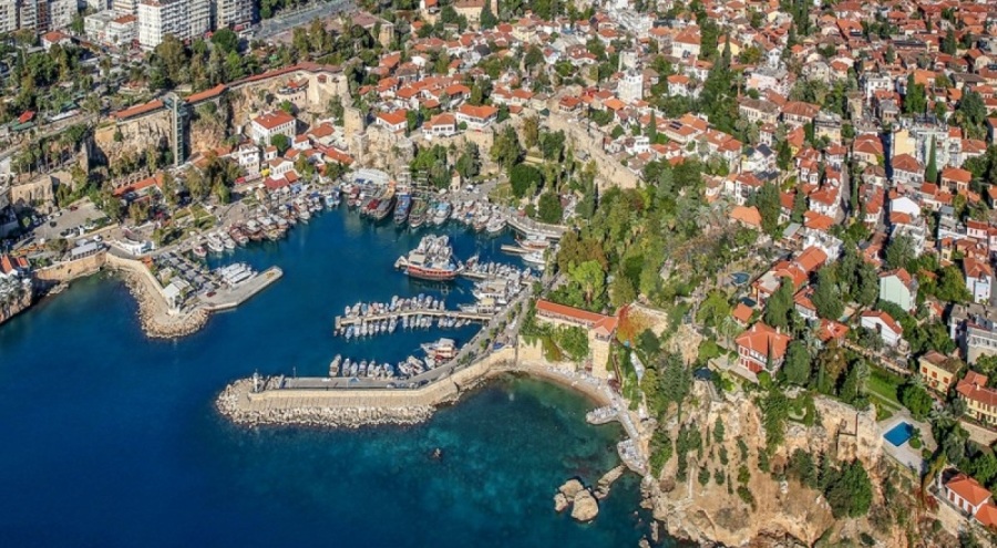 Antalya Mermerli Plajı'nda bin TL'lik giriş ücreti tartışması