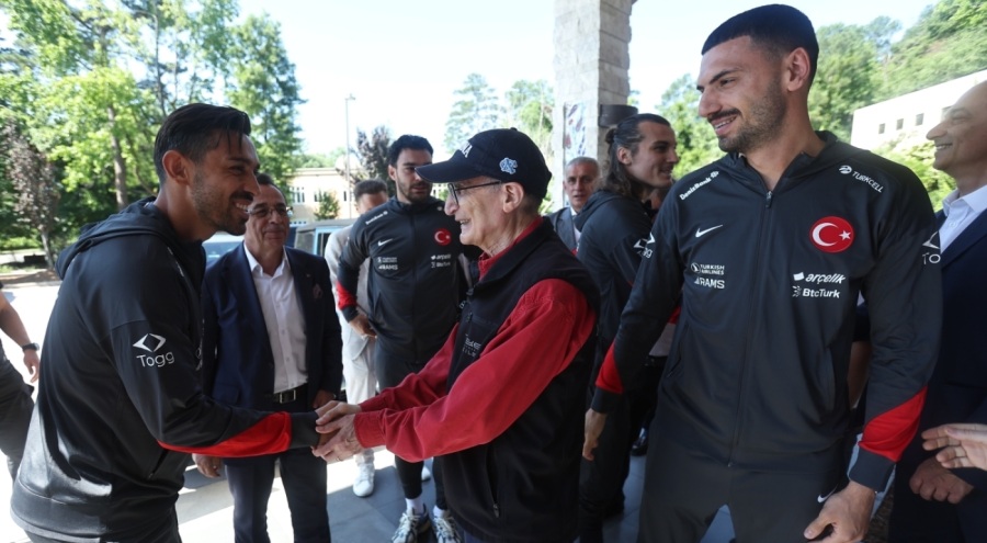 A Milli Takım'dan Aziz Sancar'a ziyaret