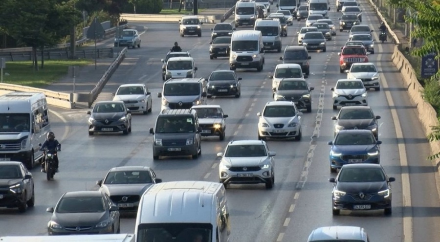 Tatil sonrası ilk mesai günü: İstanbul trafiğinde kısıtlı yoğunluk