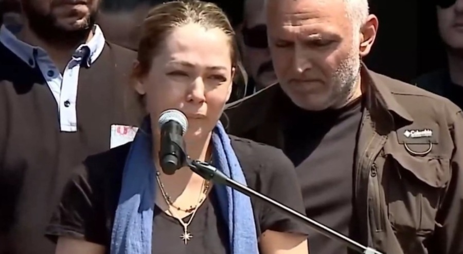 Ferdi Zeyrek'in eşi ağlayarak helallik istedi!