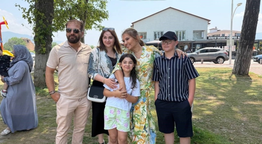 Demet Akalın'dan minik hayranına jest