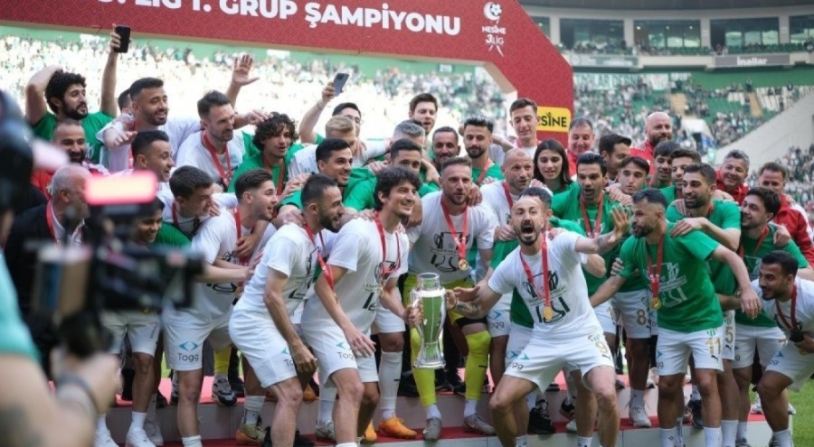 Bursaspor'da ayrılık rüzgarları! Birçok isimle yollar ayrılabilir