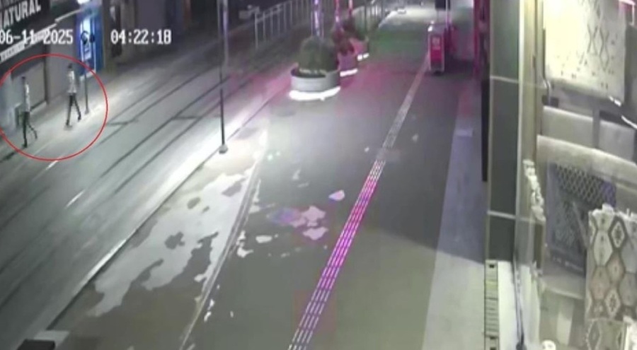 Bankta oturan genç, dehşeti yaşadı! Önce darbedildi sonra gasbedildi