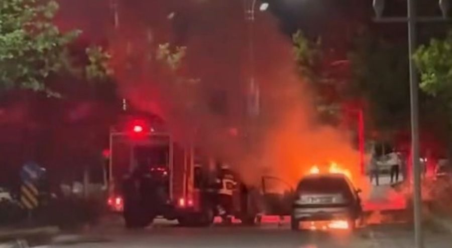 Seyir halindeki araç cayır cayır yandı!