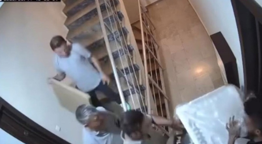 "Bu kadarı da pes" dedirten olay! Beyaz eşya getirdiği apartmandan terlik çaldı