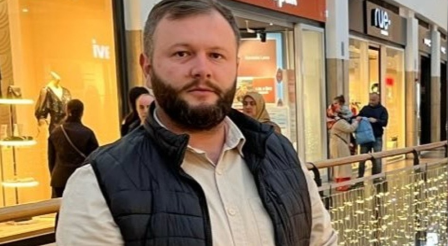 Başına tomruk düşen kişi hayatını kaybetti