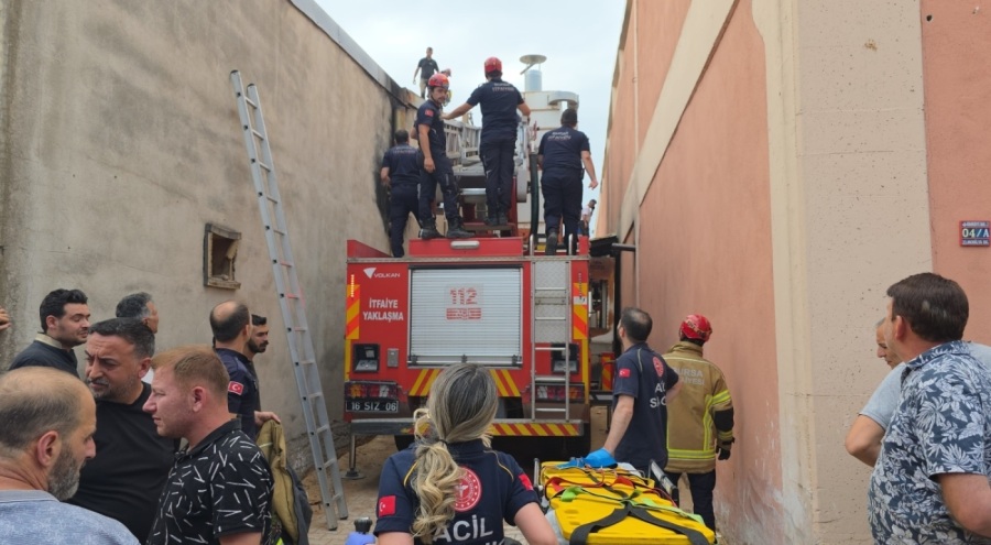 Bursa'da bir işçin bacakları talaş emme makinesine sıkıştı
