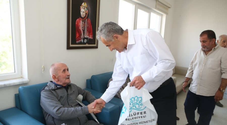 Nilüfer'de huzurevinde Babalar Günü kutlaması