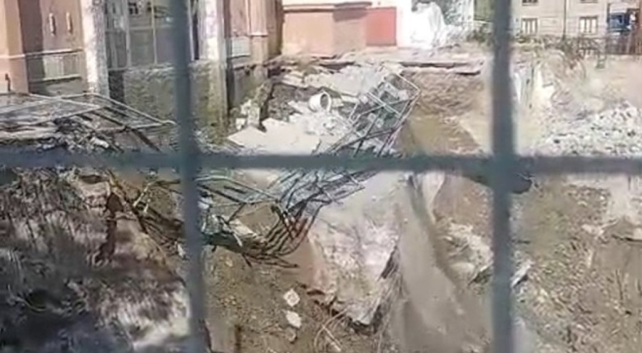 Hakkari'de adliye binasının girişinde çökme