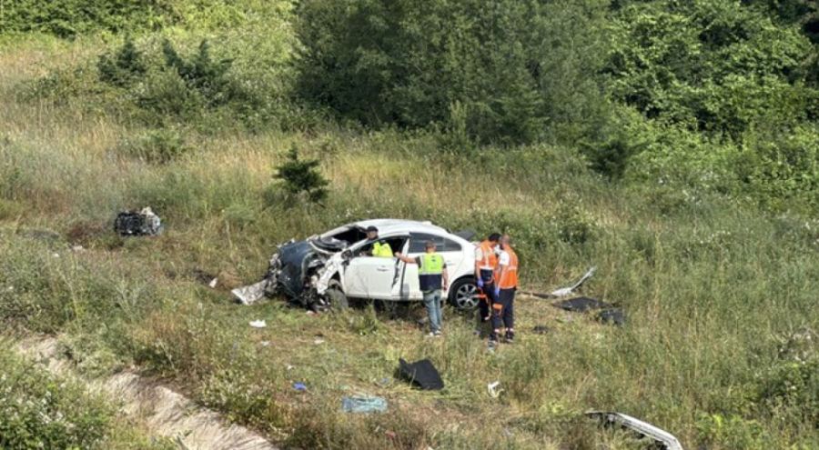 Kuzey Marmara Otoyolu'nda feci kaza: Araç şarampole devrildi