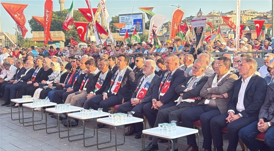 Özgür Özel'den, Saadet Partisi'nin Gazze mitinginde kritik mesaj: 'Elimizdeki zeytin dalı düşmesi...