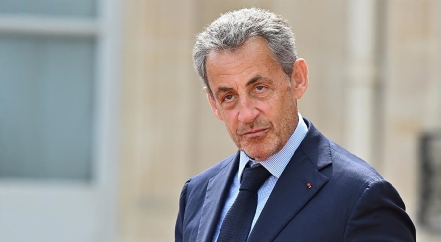 Eski Fransa Cumhurbaşkanı Sarkozy'nin onur nişanı geri alındı