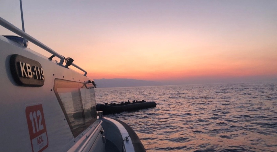 Ayvacık açıklarında onlarca kaçak göçmen yakalandı